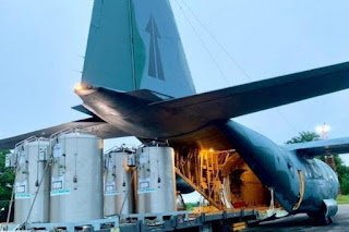 Pandemia | Força Aérea Brasileira entrega carga de 9.300 kg de oxigênio a Manaus; mais 11.900 kg estão sendo preparados para envio Pandemia | Força Aérea Brasileira entrega carga de 9.300 kg de oxigênio a Manaus; mais 11.900 kg estão sendo preparados para envio
