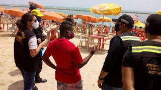 Restrições da covid-19 no Recife: Procon-PE e Corpo de Bombeiros interditam quatro bares e realizam ação educativa nas praias