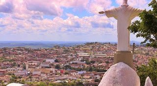 Prefeitura de Gravatá decreta feriado para segunda-feira (11); data é alusiva às festividades de Reis Prefeitura de Gravatá decreta feriado para segunda-feira (11); data é alusiva às festividades de Reis