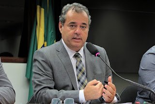 Danilo Cabral assume liderança do PSB na Câmara
