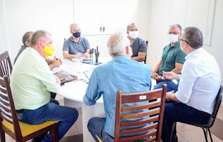 Neném de Uruçu participa de reunião sobre reabertura dos postos dos Correios na zona rural de Gravatá Neném de Uruçu participa de reunião sobre reabertura dos postos dos Correios na zona rural de Gravatá