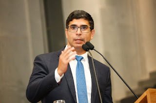 Lessa propõe ação conjunta para evitar fechamento de comércio no Polo Têxtil Lessa propõe ação conjunta para evitar fechamento de comércio no Polo Têxtil