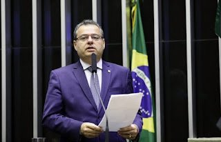 Danilo Cabral crítica privatização da Eletrobras e Chesf