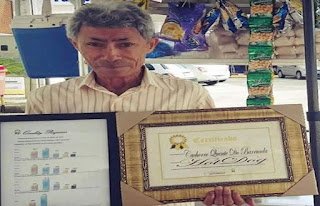 Morre no Recife o vendedor de cachorro-quente Barruada Morre no Recife o vendedor de cachorro-quente Barruada