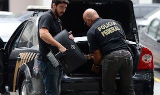 Polícia Federal apura falsa oferta de vacinas contra Covid-19 Polícia Federal apura falsa oferta de vacinas contra Covid-19
