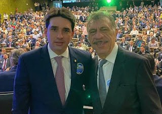 Silvio Costa Filho parabeniza José Patriota pela recondução à Presidência da Amupe Silvio Costa Filho parabeniza José Patriota pela recondução à Presidência da Amupe