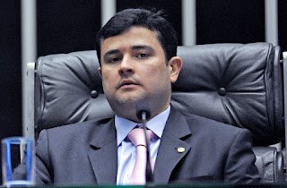 Eduardo da Fonte solicita redução no preço do gás de cozinha e critica alta no valor do produto