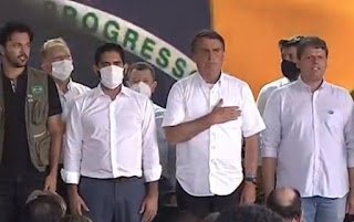 “Chega de frescura, de mimimi. Vão ficar chorando até quando?’, diz Bolsonaro ao criticar endurecimento de restrições diante da pandemia em Goiás