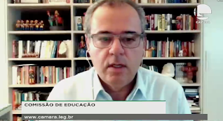 Danilo Cabral critica passividade do MEC Danilo Cabral critica passividade do MEC