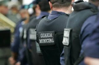 De cassetetes, Guardas Municipais de Caruaru ficam encurralados em meio a tiroteio; SISMUC emite nota em defesa do armamento da Guarda