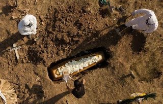 Brasil registra domingo mais letal da pandemia, com 1.656 novas mortes Brasil registra domingo mais letal da pandemia, com 1.656 novas mortes