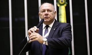 Deputado federal do PP morre em Brasília vítima de Covid-19