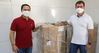 André Ferreira entrega três respiradores a Sairé André Ferreira entrega três respiradores a Sairé