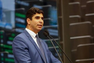 Deputado Erick Lessa solicita que Prefeitura de Caruaru amplie vacinação contra covid-19 para pessoas com mais de 60 anos