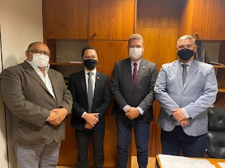 André Ferreira e Zé Martins tratam de pavimentação para João Alfredo