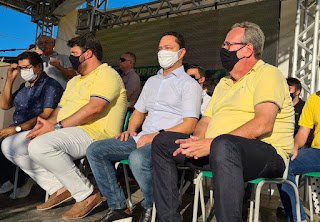 André Ferreira participa de lançamento de obra em Quipapá