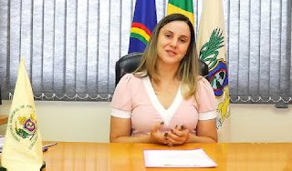 Amaraji | professores aposentados: Aline Gouveia já pagou mais da metade da folha de dezembro do ano passado; dívida foi deixada pela gestão anterior Amaraji | professores aposentados: Aline Gouveia já pagou mais da metade da folha de dezembro do ano passado; dívida foi deixada pela gestão anterior