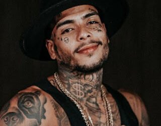 MC Kevin cai de 11º andar de hotel na Barra da Tijuca e seu estado é grave