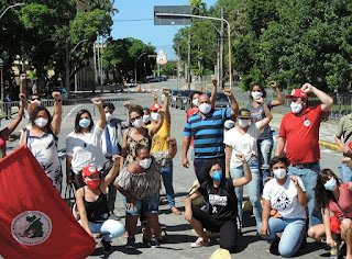 Amaraji: codeputadas JUNTAS estudam medidas de denúncia contra ação da polícia em reintegração de posse no Acampamento Bondade; parlamentares afirmam que houve violência Amaraji: codeputadas JUNTAS estudam medidas de denúncia contra ação da polícia em reintegração de posse no Acampamento Bondade; parlamentares afirmam que houve violência