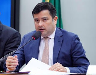 Emenda de Eduardo da Fonte para reforma tributária reduz impostos para Serviços, remédios e energia elétrica Emenda de Eduardo da Fonte para reforma tributária reduz impostos para Serviços, remédios e energia elétrica
