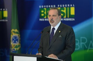 Armando: “Falta governante para coordenar uma aliança entre o setor público e o empresarial pró-crescimento de Pernambuco”