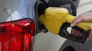 Petrobras reduz em 2% preço da gasolina nas refinarias