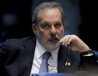 Armando Monteiro sobre ação da polícia em protesto no Recife: “A responsabilidade é do governador”