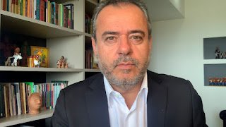 Protocolada emenda de Danilo Cabral que garante estabilidade dos professores