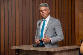 Coluna Opinião do Leitor – A pobreza menstrual e seu impacto nos estudos –  Por Luiz dos Passos Júnior