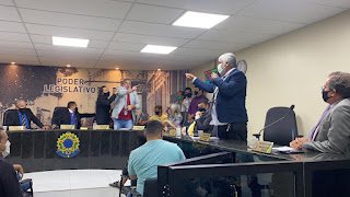 Em meio a polêmica, Irmão Ferreirinha é reeleito presidente da câmara de vereadores de Toritama para o biênio 2023/2024 Em meio a polêmica, Irmão Ferreirinha é reeleito presidente da câmara de vereadores de Toritama para o biênio 2023/2024