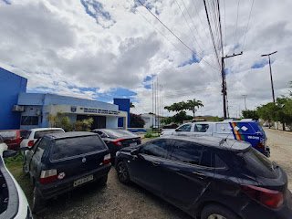 Eriberto Medeiros cobra solução para veículos amontoados em delegacias e batalhões de polícia em Pernambuco
