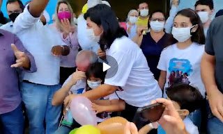 Covid-19: Padre Joselito se emociona ao deixar hospital após cinco dias na UTI; gestor de Gravatá recebeu alta no dia de Sant’Ana, padroeira da cidade