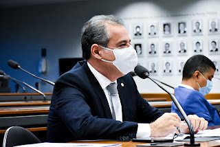Danilo Cabral pede convocação de ministro por fala sobre crianças com deficiência