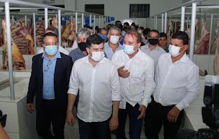 Eduardo da Fonte realiza entrega de caminhão frigorífico e participa de reinauguração do Mercado Municipal em Lagoa dos Gatos