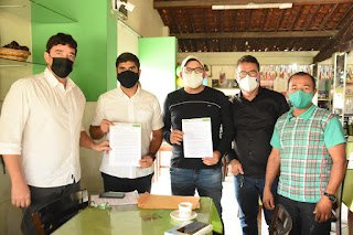 Erick Lessa e secretário-executivo da Casa Civil se reúnem com toyoteiros