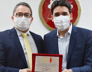 Deputado Sílvio Costa Filho recebe homenagem do MPPE por iniciativas em apoio à cidadania