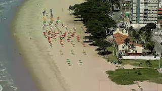 Homem é detido por insistir em entrar no mar em trecho de praia interditado em Piedade após ataques de tubarão