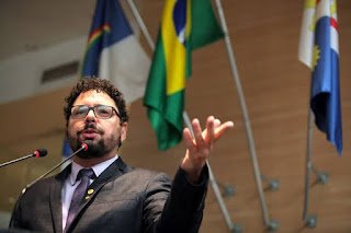 Análise de dados da Saúde feita por Ivan Moraes mostra Recife como a capital mais desigual do país e que vacina menos na periferia Análise de dados da Saúde feita por Ivan Moraes mostra Recife como a capital mais desigual do país e que vacina menos na periferia
