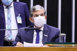 Presidente da Petrobras culpa ICMS pela alta no preço dos combustíveis Presidente da Petrobras culpa ICMS pela alta no preço dos combustíveis