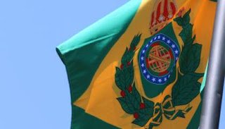 STF manda tribunal de Mato Grosso do Sul retirar bandeira do Brasil Império