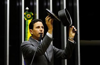 PSDB convoca reunião para debater impeachment de Bolsonaro