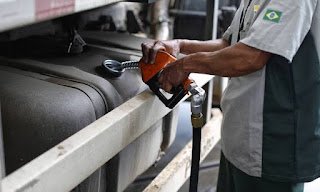 Petrobras anuncia alta de 9% no diesel nas refinarias a partir de quarta-feira