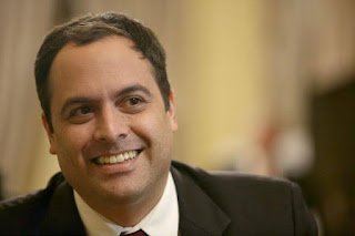Paulo Câmara sanciona lei que perdoa IPVA de motos vencidos até 2020