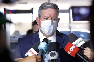 Lira diz que Brasil não pode tolerar gasolina a quase R$ 7 e o gás a R$ 120 Lira diz que Brasil não pode tolerar gasolina a quase R$ 7 e o gás a R$ 120