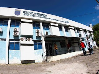 Homem é preso pela polícia por lesão corporal contra a companheira e é solto pela Justiça no Grande Recife