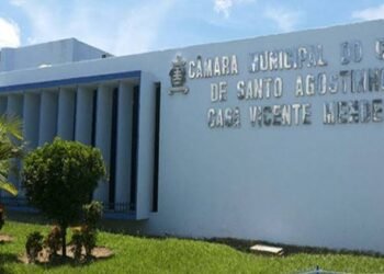 Cabo de Santo Agostinho: ida de 83 servidores da Câmara e vereadores a congresso no Sertão gera custo de mais de R$ 32.000,00