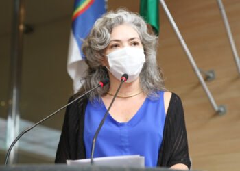 Com 362 emendas ao PPA e à LOA, vereadora Liana Cirne bate recorde na Câmara Municipal do Recife
