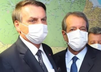 Vídeo: Costa Neto reitera convite para Bolsonaro entrar no PL