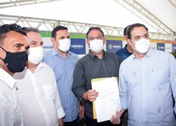 Fórum, Correios, Compesa e segurança: oposição de Chã Grande apresenta demandas a Paulo Câmara e Eriberto Medeiros