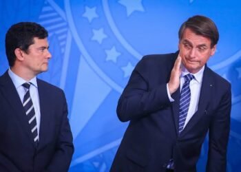 Bolsonaro diz que Moro não aguenta “10 segundos de debate”